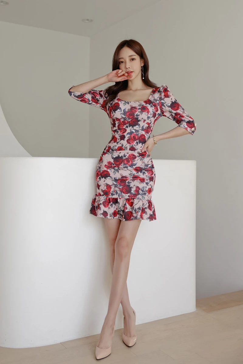 

Three Quarter Square Collar Mini Party Dress for Women Floral Print Ruffles Hem Sexy Sheath Bodycon Dresses T5503