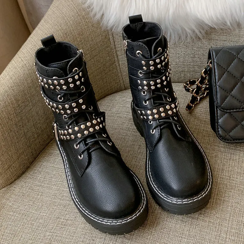 Женские ботильоны черного цвета с заклепками женские узкие полосы на молнии
