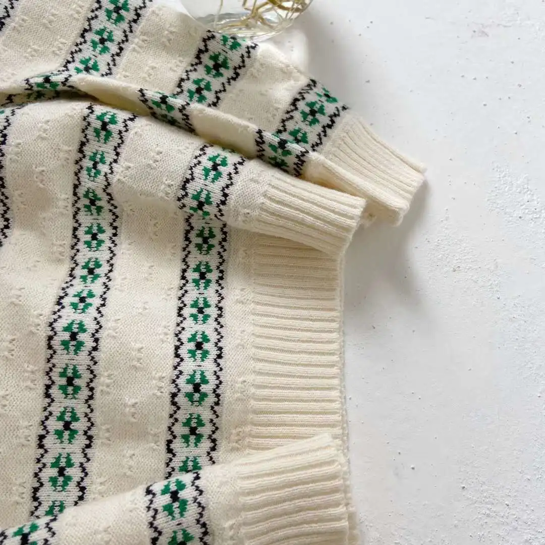 

Autumn Women Green Jacquard Small Hollow Wool Sweater Striped Long-sleeved Sweater