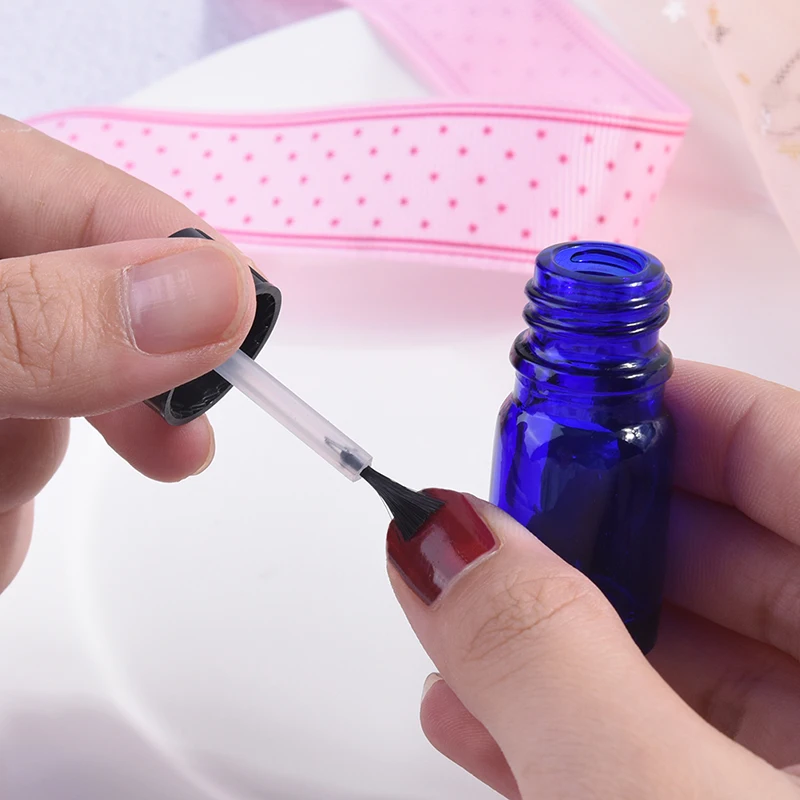 

5ML Travel Empty Small Round Glass Essential Bottle Empty Cosmetic Containers Nail Polish Bottle with A Lid Brush