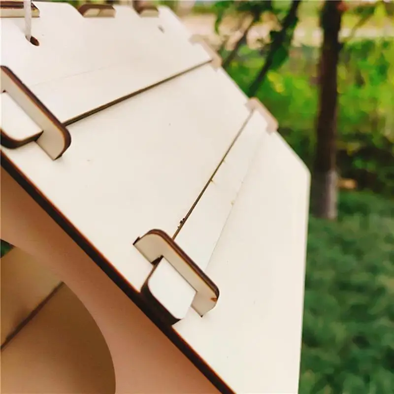 

Wooden Bird Feeder House DIY Assembly Bird House Hanging Nest Box for Outdoor Garden Decoration