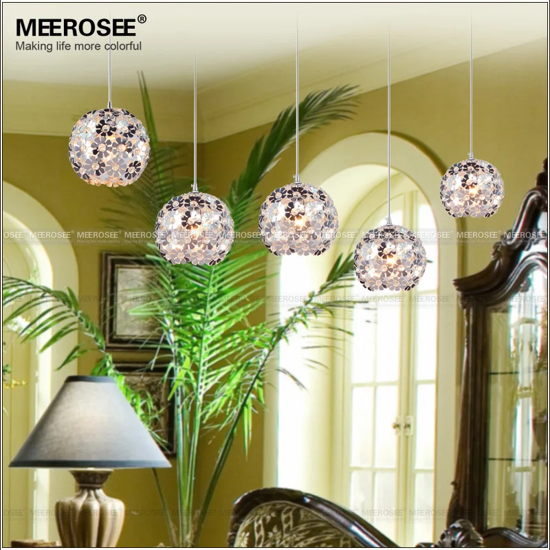 Хрустальная люстра в виде цветка серебристого цвета алюминиесветильник с