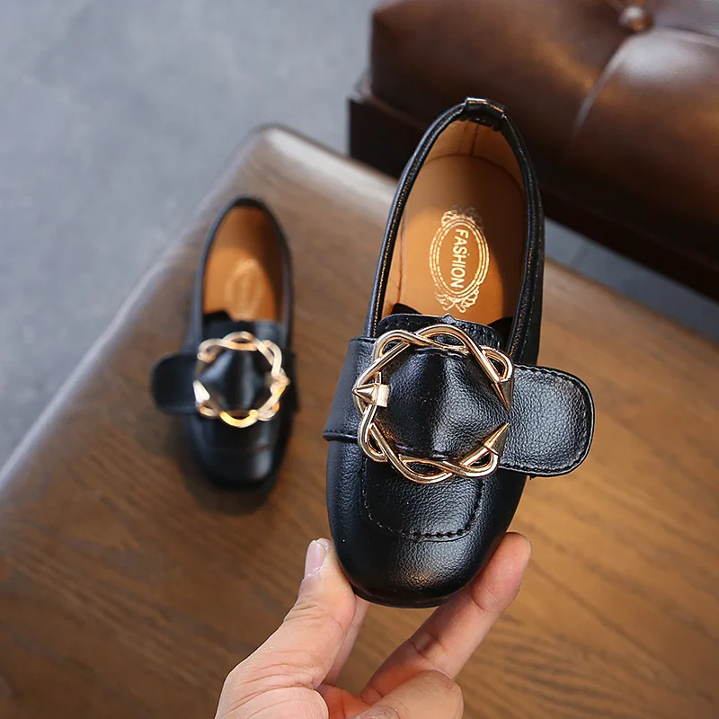 Новинка Кожаная обувь принцессы для девочек Детская школьная на плоской подошве