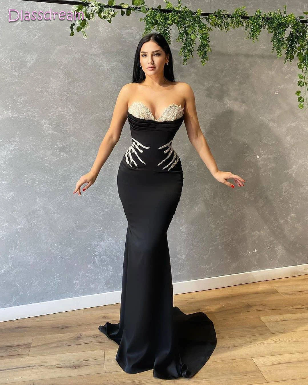 

Sweetheart A-line Evening Dress Strapless Beaded Robes De Soirée Sweep Train Black Satin Vestido De Noche Women Prom Party Gown