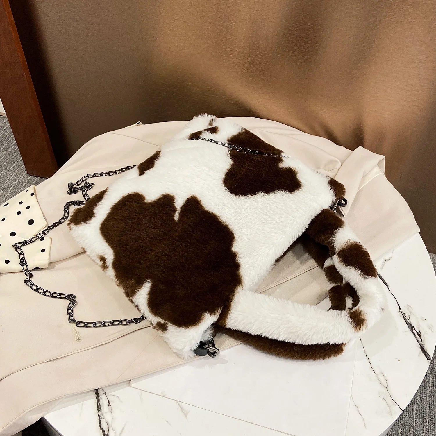 Сумка-тоут женская с принтом молочной коровы мягкая теплая большая