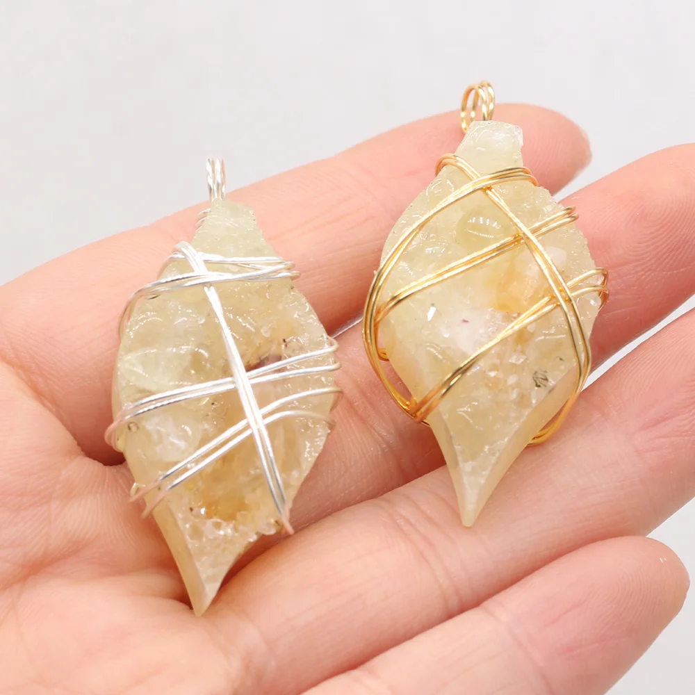 Подвеска ручной работы из натурального полудрагоценного камня топаза в форме