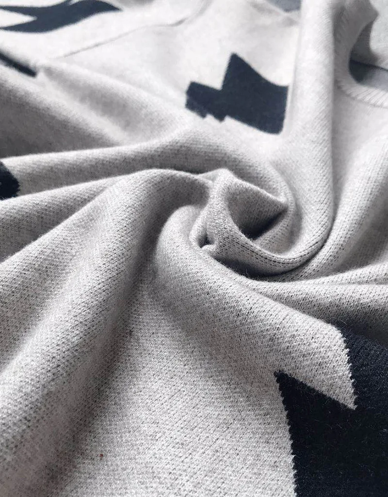 

Autumn and Winter New Women's Long Sleeve Off Shoulder Knitted Pullover Fashion Printed Warm Knitted Sweater Suede Sweater