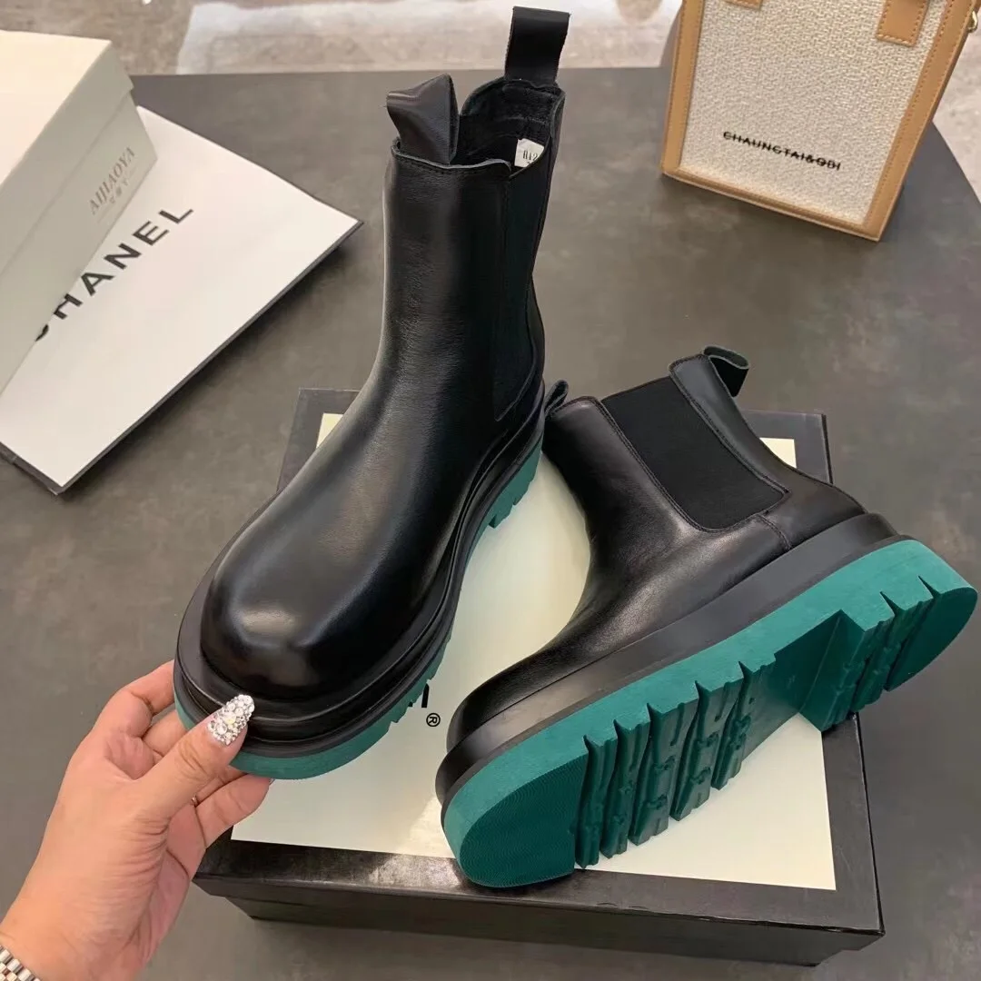 

Leather hit color autumn new thick bottom platform platform Martin boots smoke tube boots short boots women's shoes
