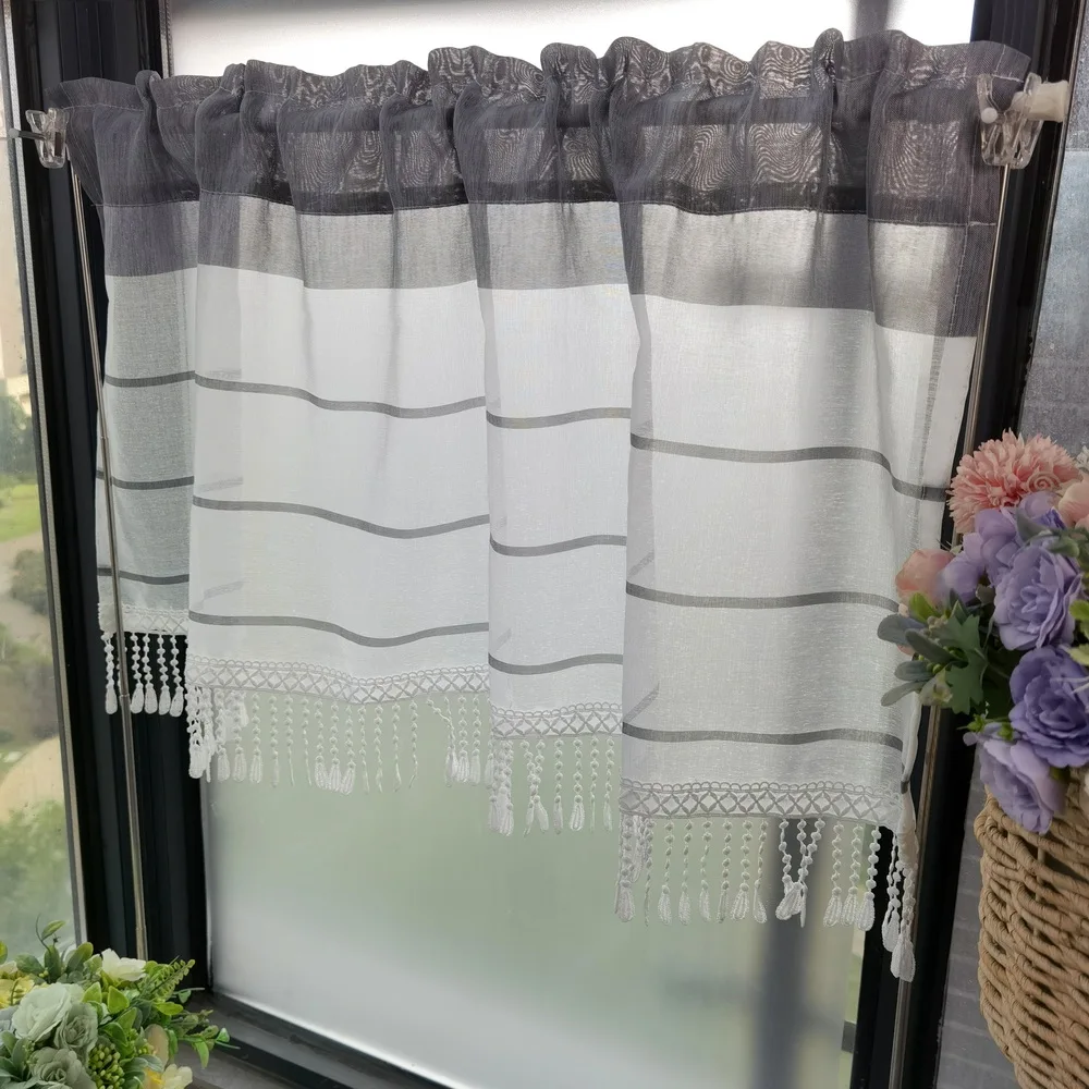 Короткие шторы ручной работы серые полосатые кухонные занавески с бахромой