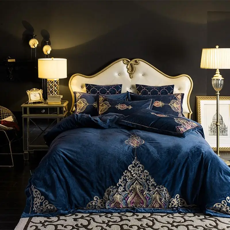 

Шикарной вышивкой король Queen размер пододеяльник синий и красный цвета бархат Теплая Флисовая Толстовка Комплект постельного белья для зим...