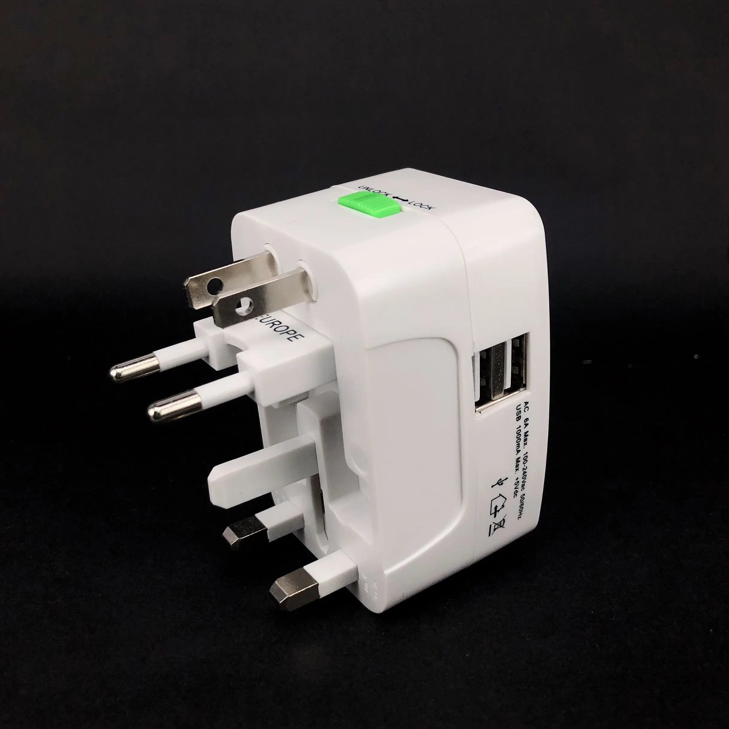 Универсальный переходник с двумя USB-портами универсальное зарядное устройство