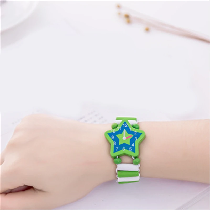 random color Случайный стиль Цвет Детские мультфильм деревянные ремесла наручные часы браслет часы игрушка Дети ученик Рождественские Игрушки Подарки - Цвет: random color