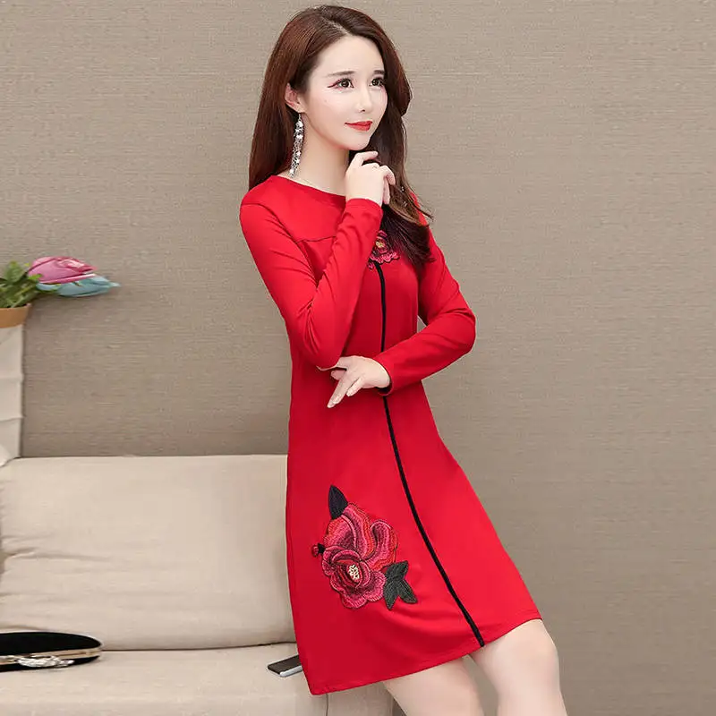 

Женское весенне-осеннее стильное платье женское платье с вышивкой в стиле пэчворк с длинным рукавом однотонное платье с круглым вырезом в К...