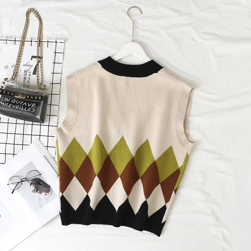 Женский свитер жилет на осень/зиму джемпер оверсайз с треугольным вырезом