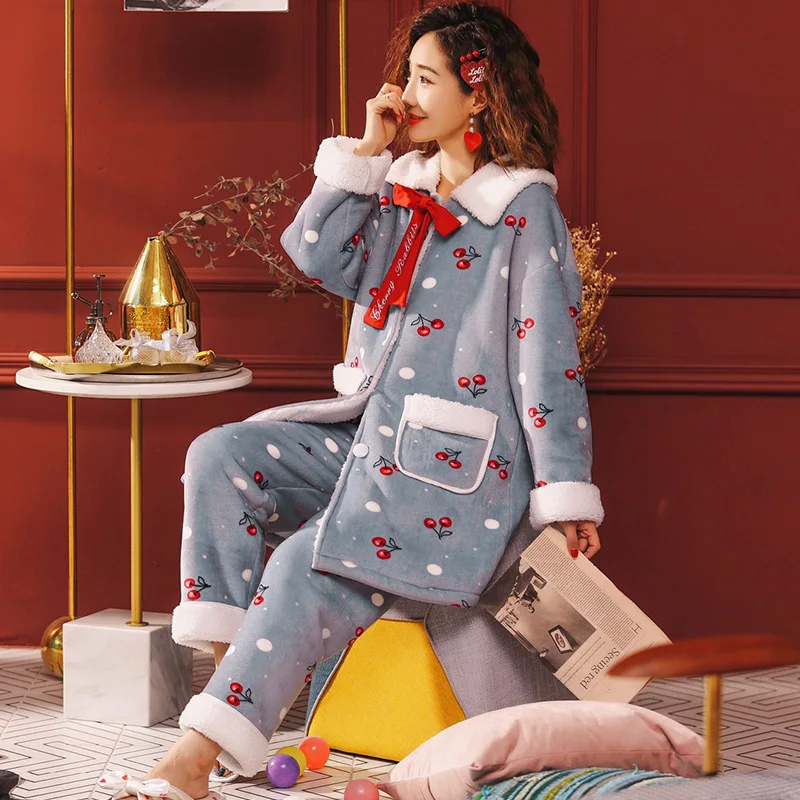 Новинка 2019 серая Милая женская пижама с лацканами и вишней Комплект