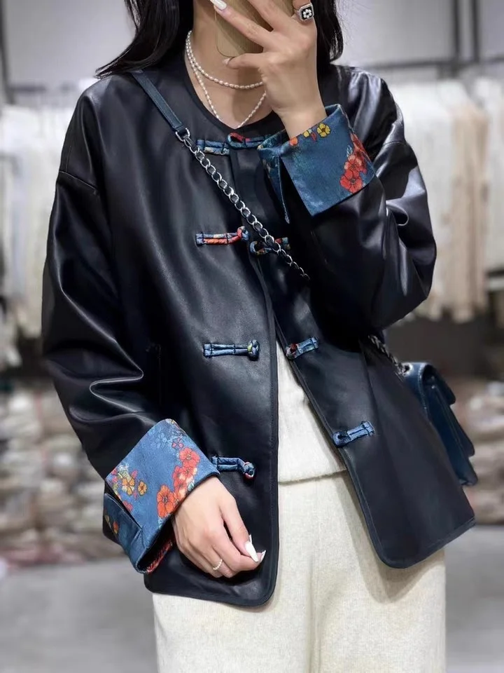 

Autumn 2021 leather sheepskin national Chinese style short coat women's contrast cuffs