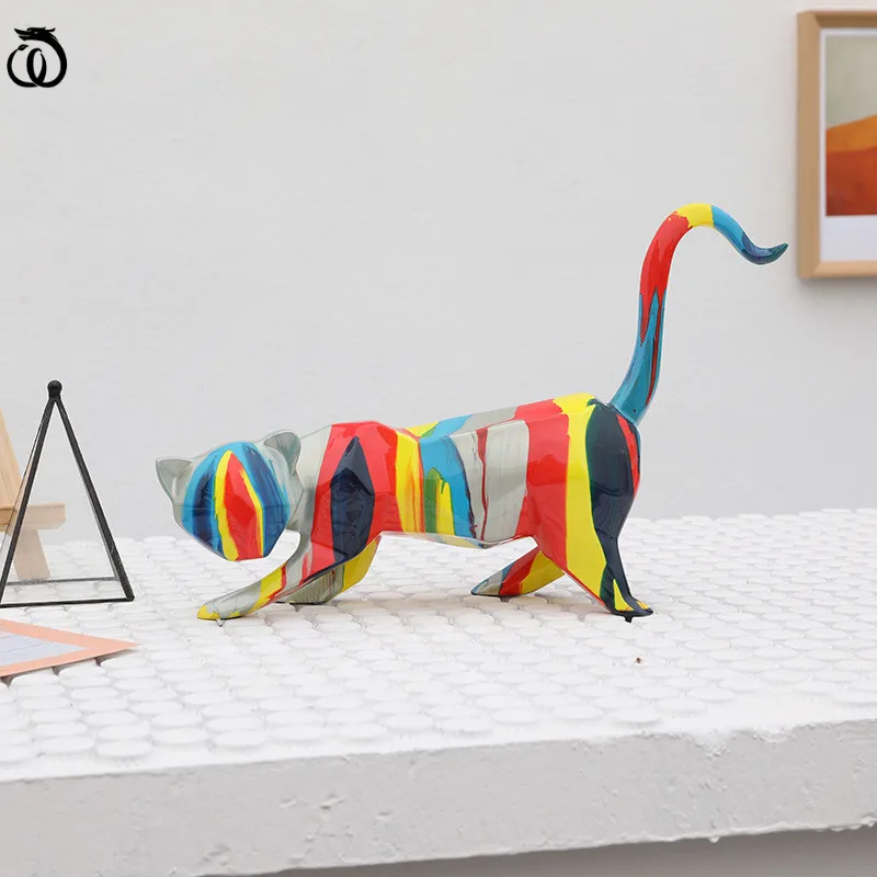 

Художественная Скульптура с рисунком кота, домашний декор, абстрактная красочная статуя животного, полимерная поделка, минималистичное ук...