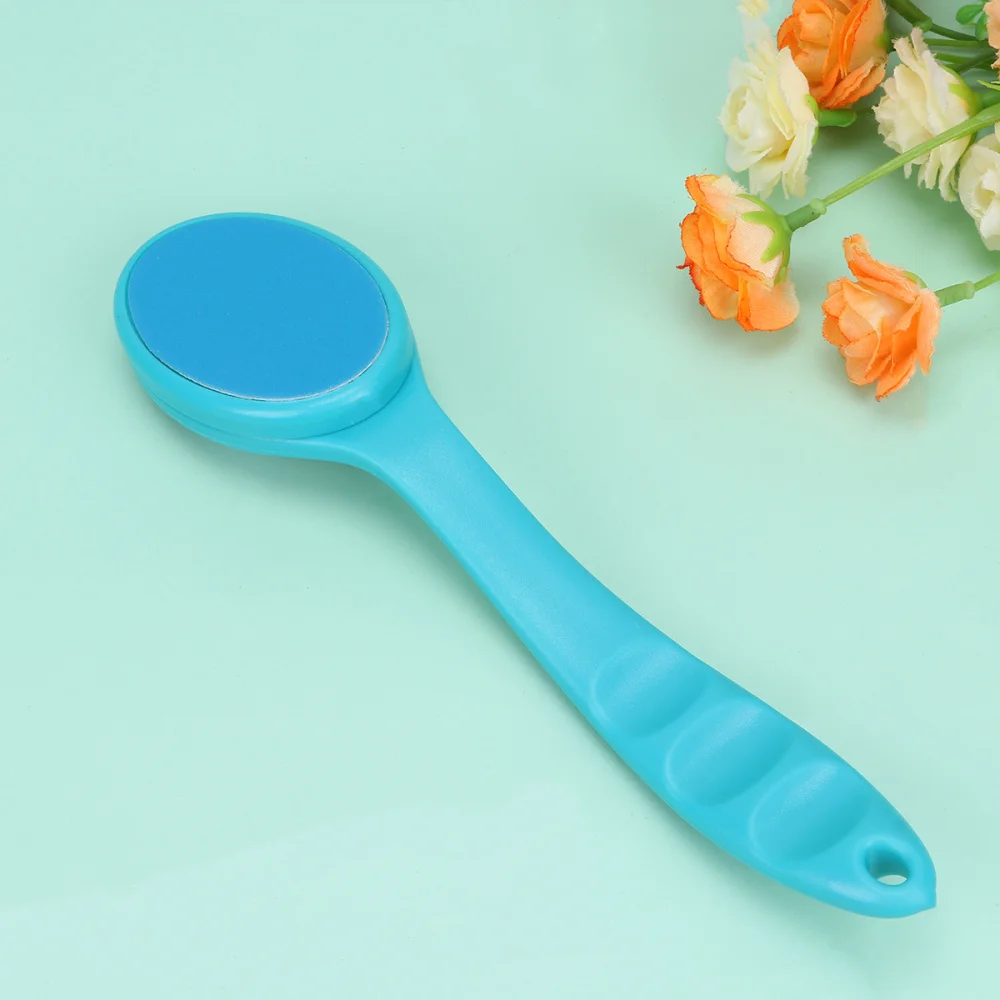 

Long Handle Foot Scraping Plate Practical Dead Skin Calluses Remover Foot Skin Care Tool for Men Adults (Blue)