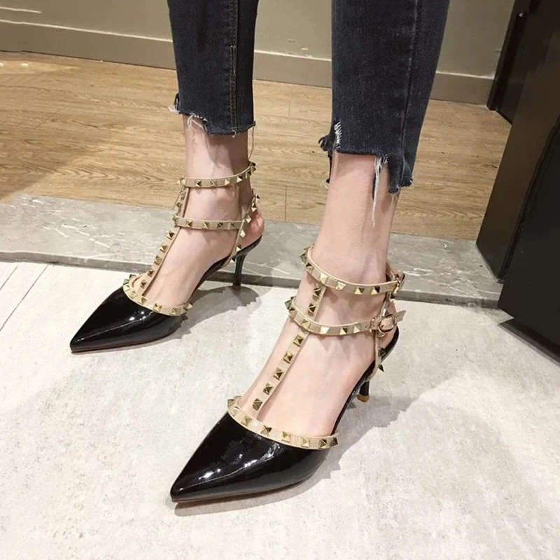 Пикантные туфли лодочки на шпильке с заклепками и острым носком Нескользящая