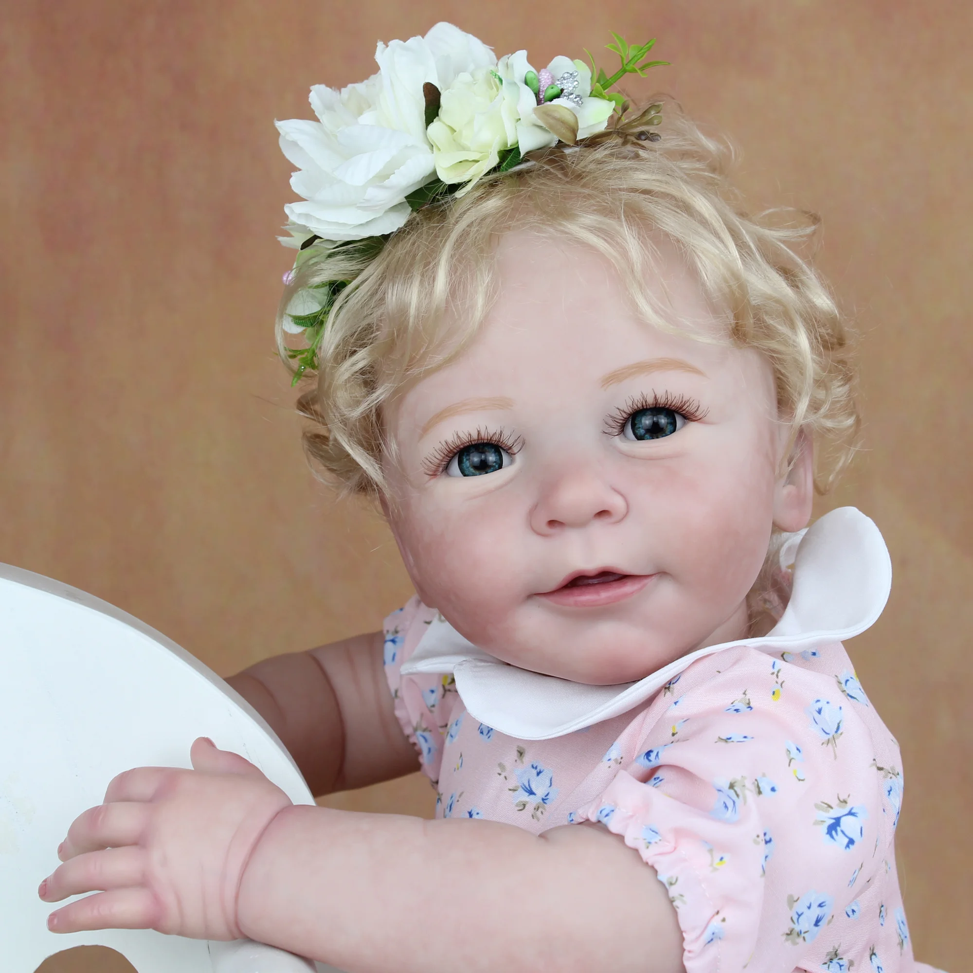 

55 CM 3D-Paint Skin Soft Silicone Reborn Baby Toddler Finished Doll Have Blood Vessels And Bloodshot Cloth Body Lisa Girl Toy