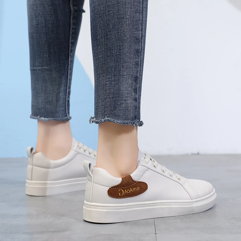 Женские кроссовки на платформе повседневная обувь танкетке белые весна-осень |