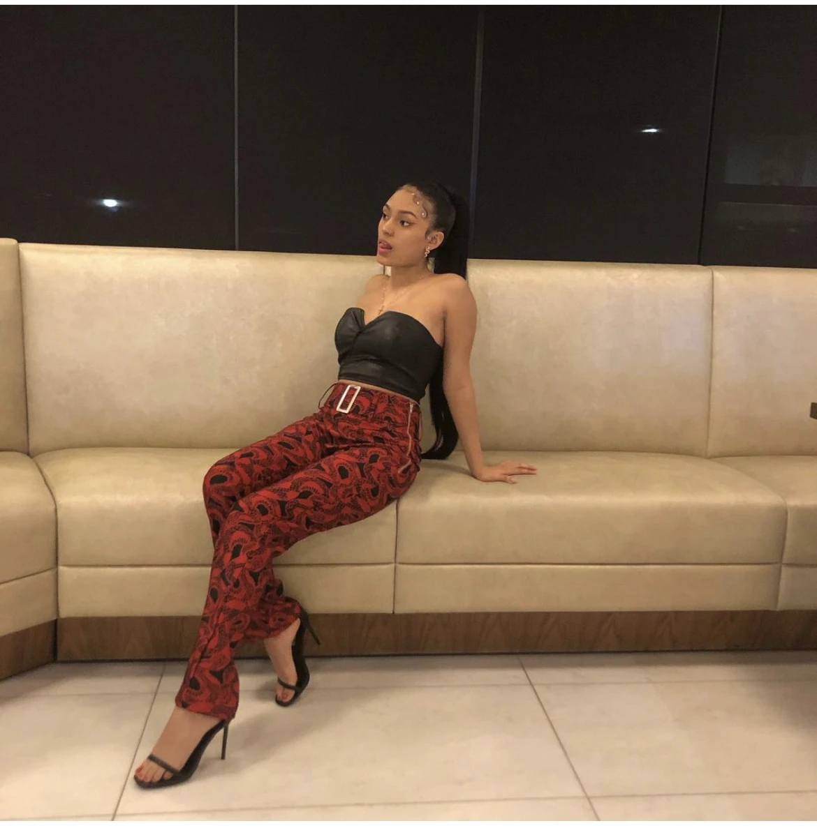 

Spot iamgia Medusa series out of print collection square buckle high waist slim straight trousers