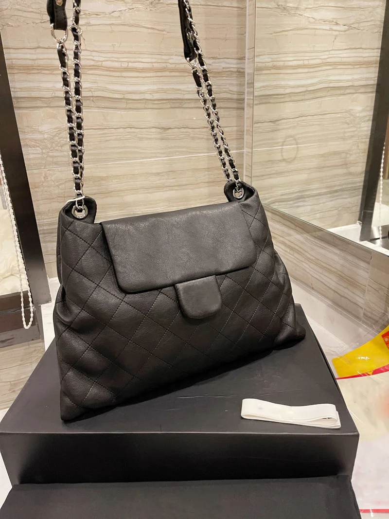 

102132 138 2021New women's medieval series large bag chain bag single shoulder bag