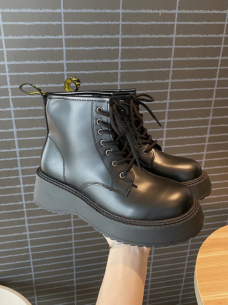 Женские кроссовки на платформе модная однотонная обувь толстой подошве с розами