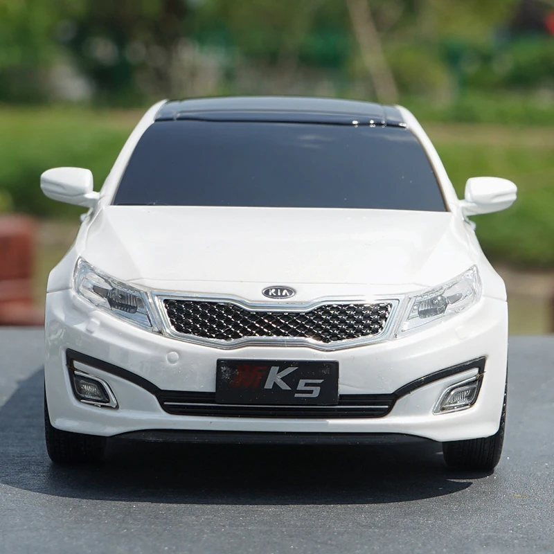 

Collective Birthday Gift of 1:20 Diecast KIAK5 K5S car model with bluetooth version