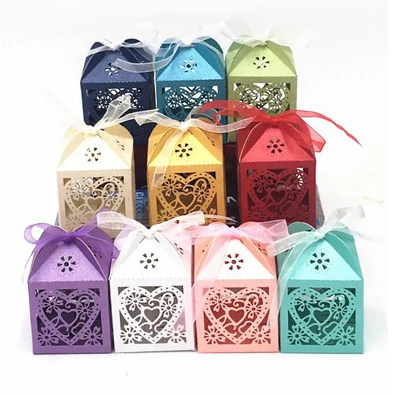 

10/50/100pcs Love Heart Laser Cut Hollow Carriage Favors Gifts Candy Boxes DIY With Ribbon Baby Shower Wedding Party Supplies