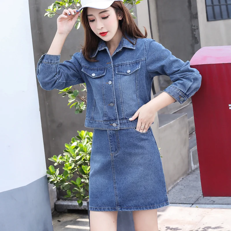 Джинсовая куртка Комплект женский шикарный джинсовый костюм 2021 Новый светильник