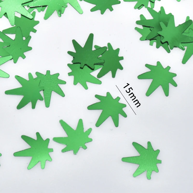 Яркими цветами золотого и красного цвета с принтом кленовых листьев Форма