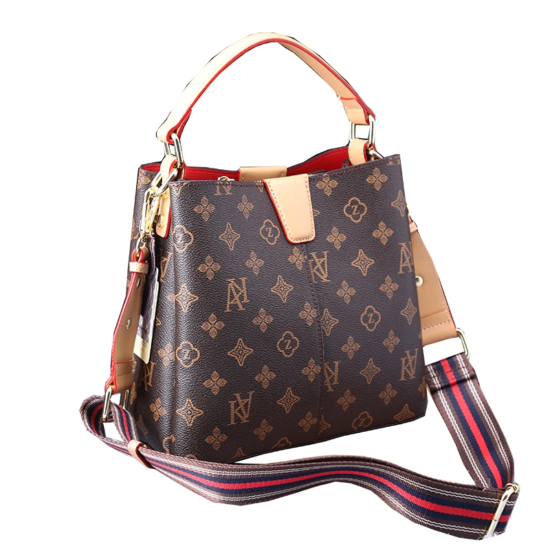 

Genuine Leather Women Buckets 2021 New Fashion Retro Prints Single Shoulder Bags Ladies Designer Handbags Channels Handbags Cc