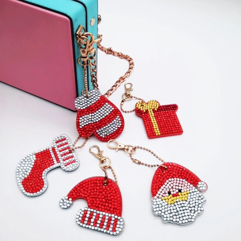 Брелок для ключей EverShine алмазная вышивка с Санта Клаусом Рождественский