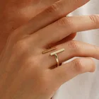 Модное очаровательное Т-образное кольцо для женщин, асимметричное ювелирное изделие из нержавеющей стали