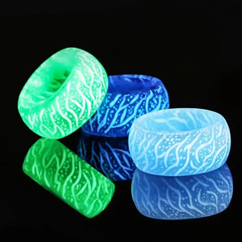 

Creative Unisex Cracking Pattern Luminous Glow Ring Fashion Jewelry Accessory