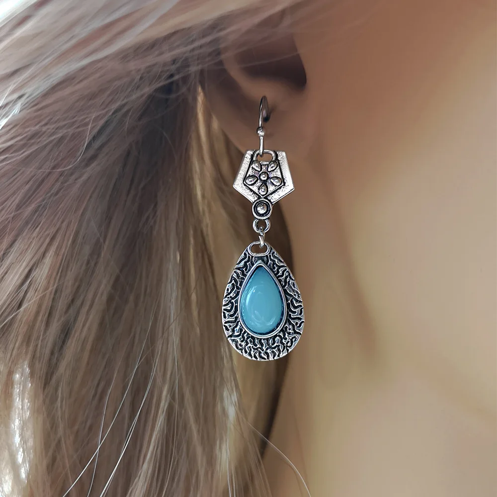 

Personality Bohemian Creative Carved Moonlight Opal Women's Earrings 925 Retro Exaggerated Ear Jewelry Wholesale Banquet Gift