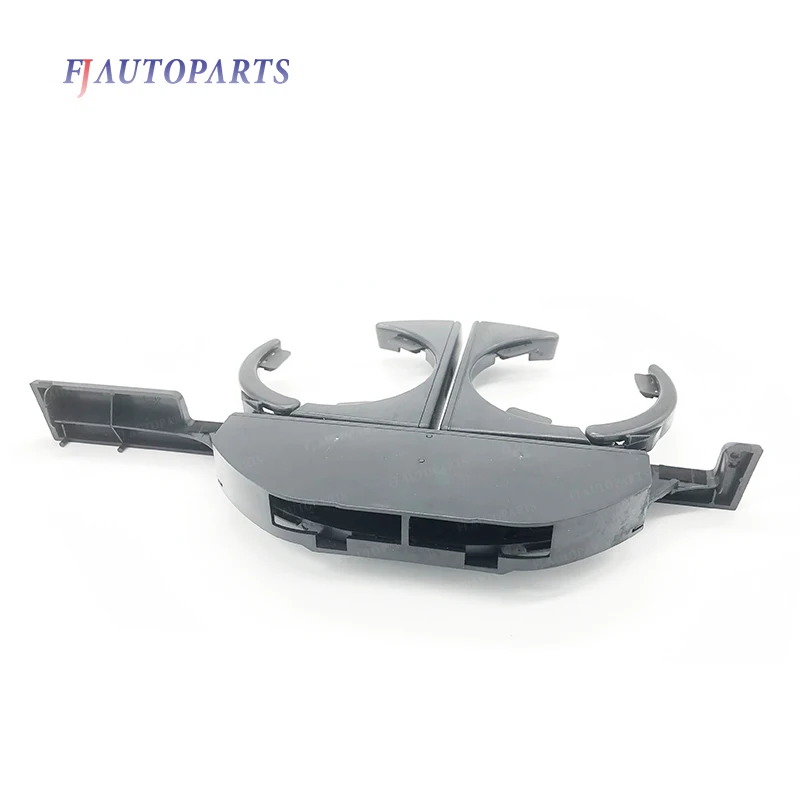 Передний держатель для напитков подстаканник BMW 5 серии E39 (96-04) RHD 51168190206 |