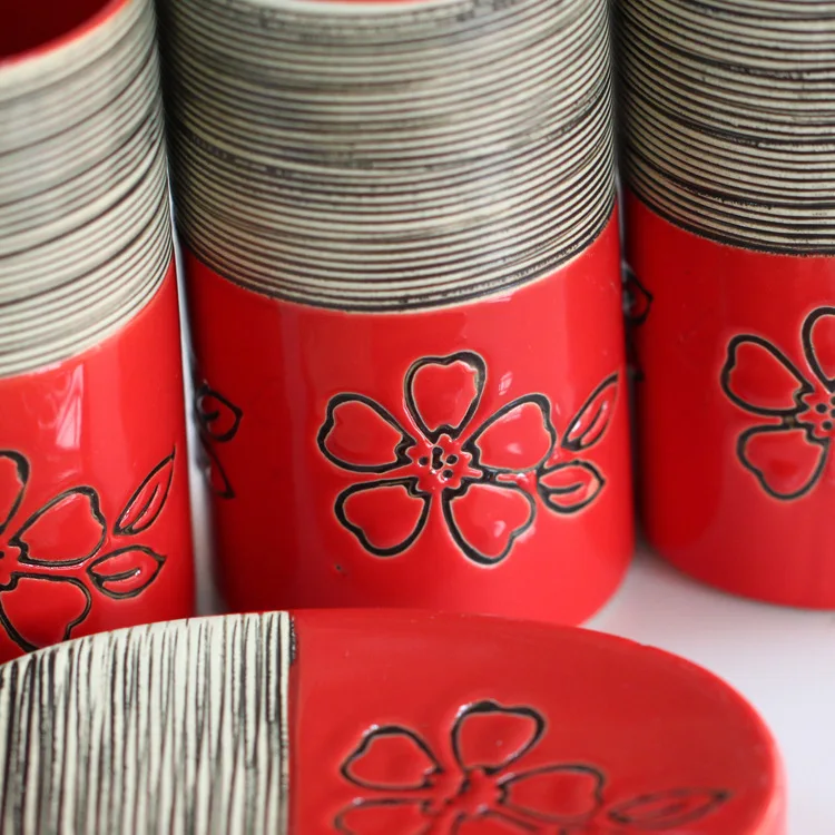 Набор аксессуаров для ванной комнаты зубная щетка с дозатором набор из 4