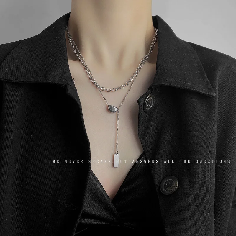 

Retro lucky bean double stacked necklace female tide square ins cold wind senior sense collarbone chain niche