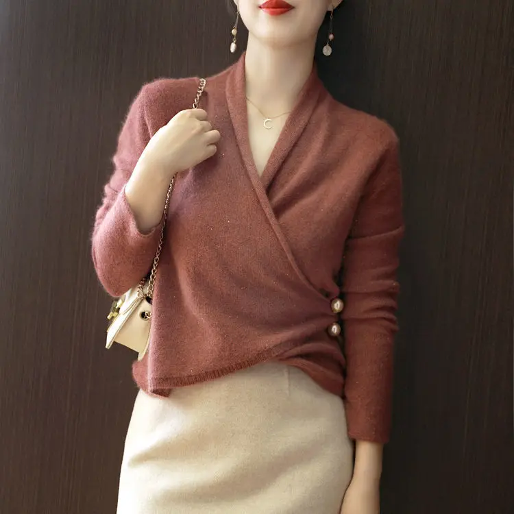 

2021 Knit Sweater Cross Neck Pearl Buckle Silk Top