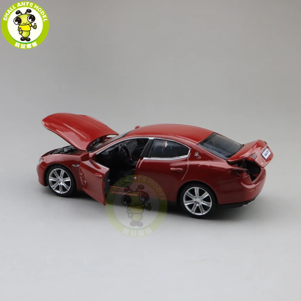 1/32 Maserati Ghibli литая под давлением Модель автомобиля игрушки для детей мальчиков и девочек Подарки звуковое освещение Вытяните назад
