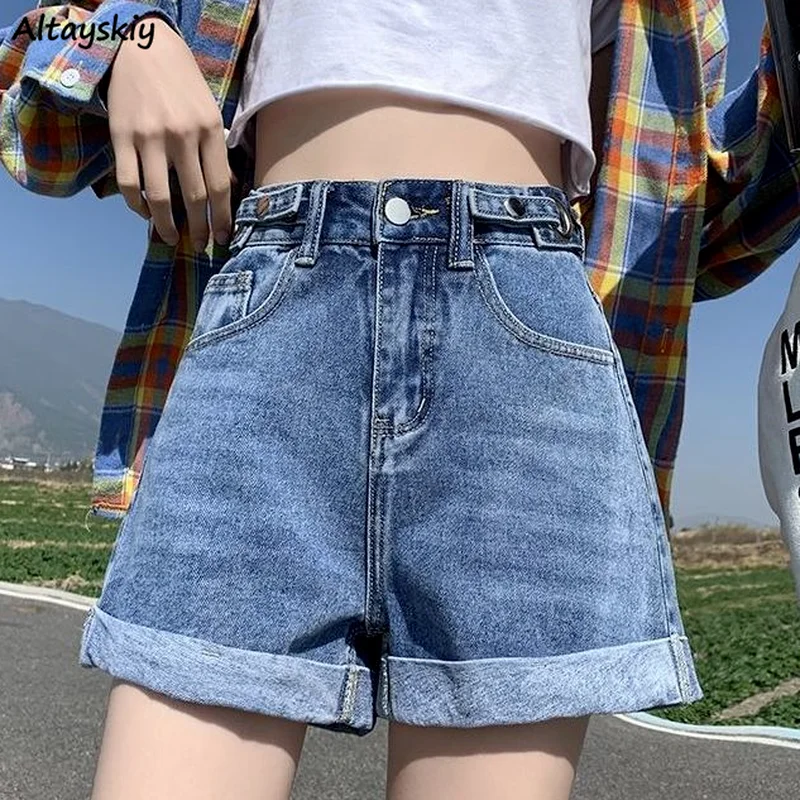 Шорты женские джинсовые с широкими штанинами универсальные свободные летние