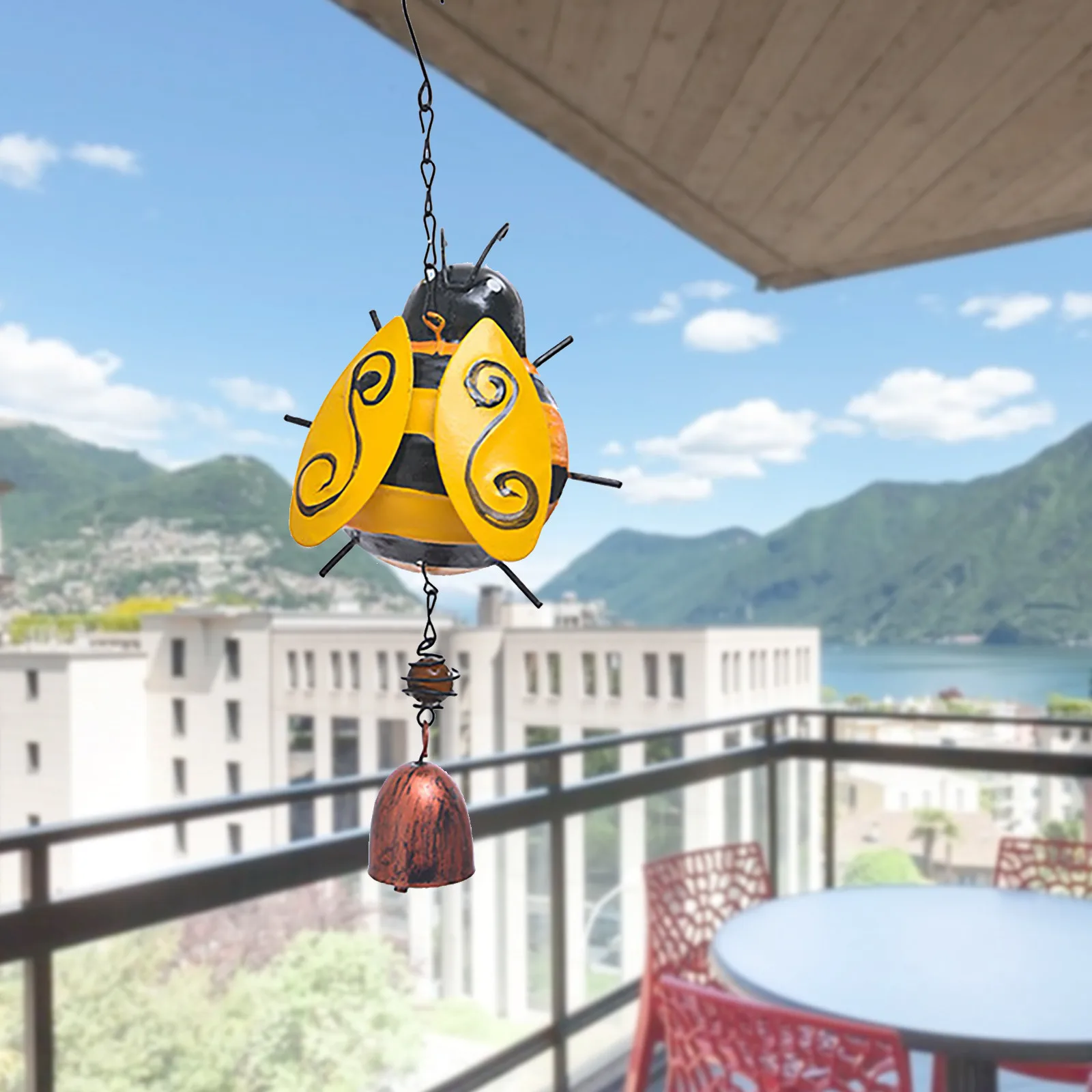 

Painted Metal Bell Outdoor Living Wind Chimes Yard Hanging Bell Stereo Ladybug Bee Garden Wind Chime Window Ornament Home Decor