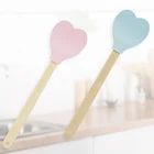 Силиконовый скребок для теста, с деревянной ручкой, в форме сердца