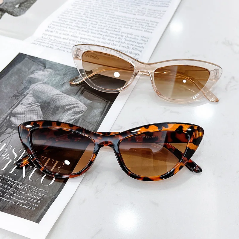 

2023 Trend New Cat Eye Sunglasses Retro Women Fashion Triangle Small Frame Sun Glasses Classic Brand Design Eyeywear Men UV400