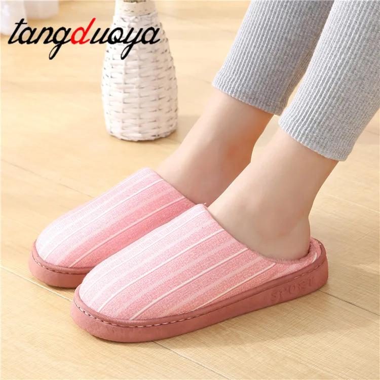 Зимние тапочки женские домашние дешевые мягкие из флока с мехом нескользящие