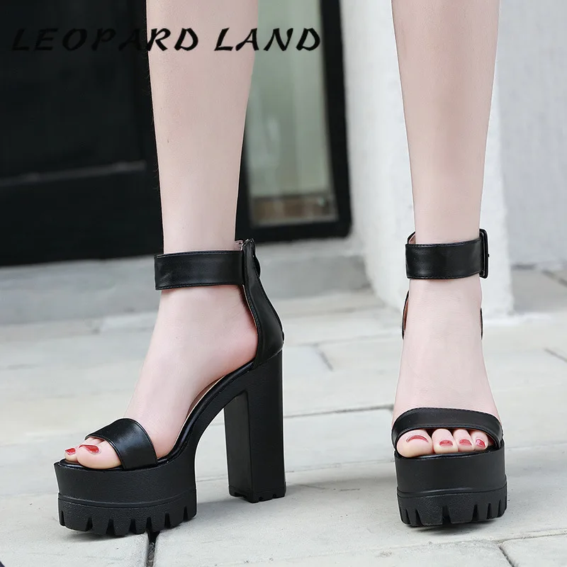 Новые Классические сандалии на высокой платформе с леопардовым принтом