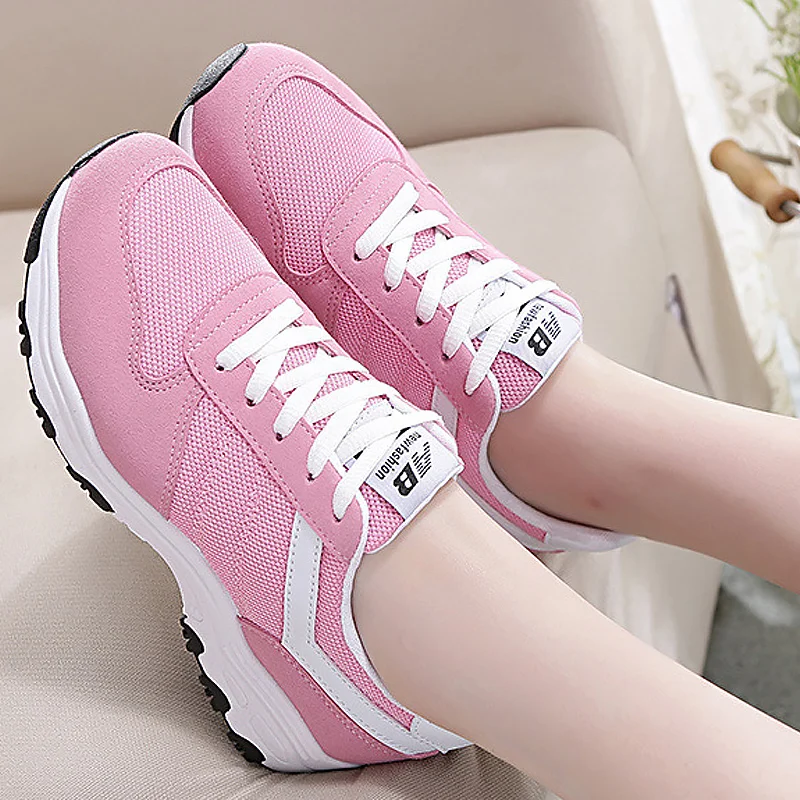 Кроссовки женские на платформе повседневные сникерсы шнуровке с круглым носком