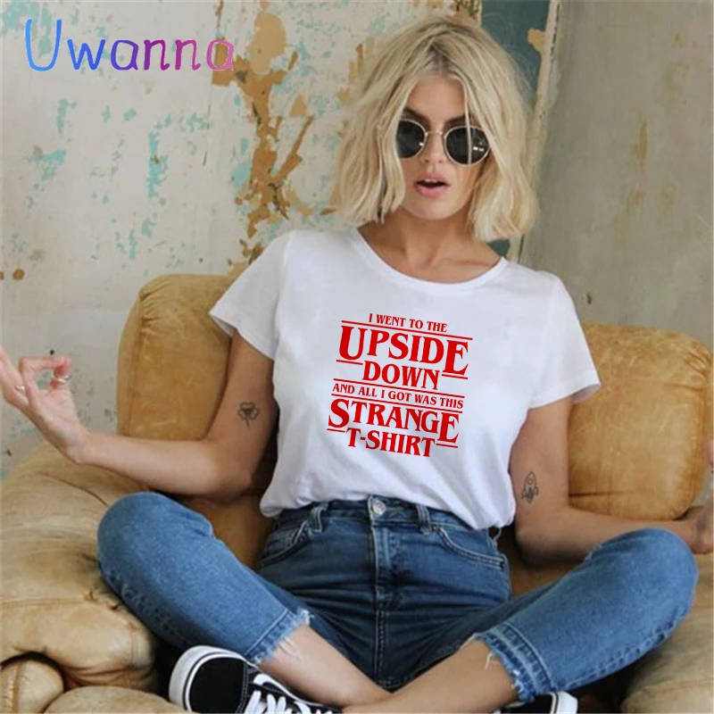 

Футболка женская с принтом «очень странные дела»